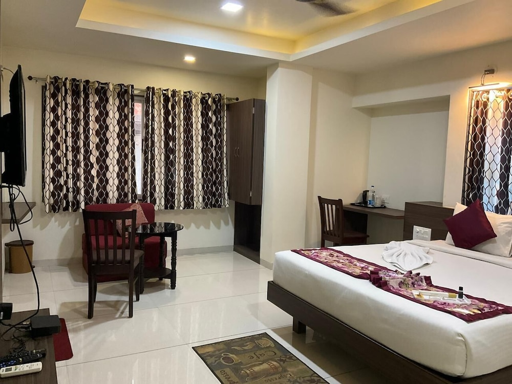 THE HOTEL RELAX