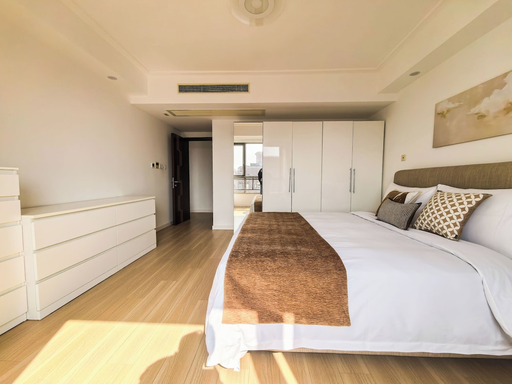 Tyms 3BR 2BA Residence Yucui Shanghai