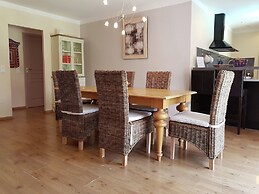 Villa Alba: Sunlit Comfort in Lirac