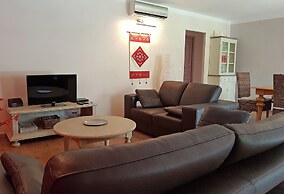 Villa Alba: Sunlit Comfort in Lirac