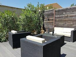 Villa Alba: Sunlit Comfort in Lirac