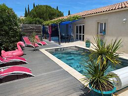 Villa Alba: Sunlit Comfort in Lirac