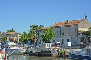 Villa Alba: Sunlit Comfort in Lirac