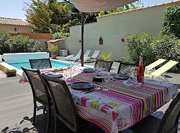 Villa Alba: Sunlit Comfort in Lirac