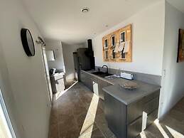 Villa Alba: Sunlit Comfort in Lirac