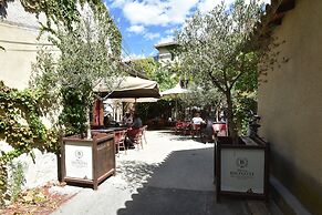Villa Alba: Sunlit Comfort in Lirac
