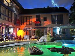 Private Pool Party Villa Games & Karaoke,