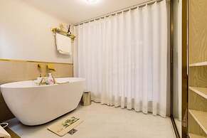 Shanghai Stylish Loft with 2B
