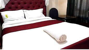 Toque & GN Hotel