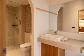 Taupe Hotel