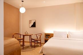 Taupe Hotel
