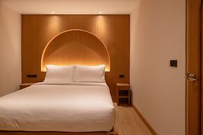Taupe Hotel