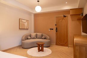 Taupe Hotel