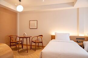 Taupe Hotel