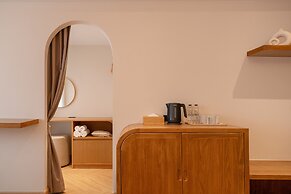 Taupe Hotel