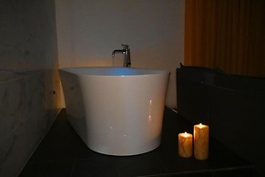 Palace Eight Suites & Spa