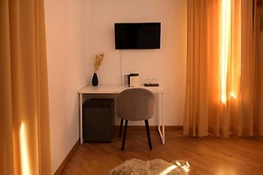 Palace Eight Suites & Spa