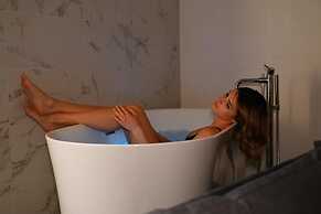 Palace Eight Suites & Spa