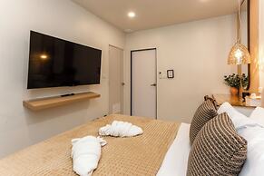 Newly Renovated Pool Villa with BBQ V296