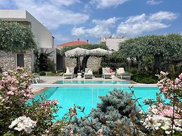 OLIVIA RESORT