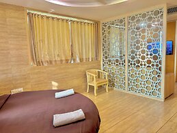 Hotel Neelkamal Chembur