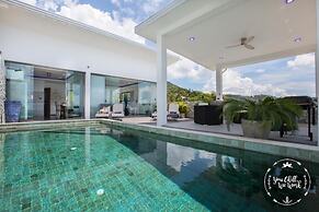 Hillside Sea View Infinity Pool V297