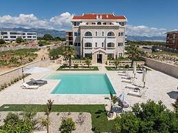Chateau Dabo Luxury Pool Apartment
