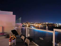 Incredible Sliema Harbour Penthouse With Jacuzzi