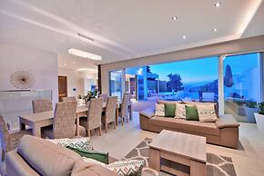 Extraordinary Villa With Private Pool & Steamsauna