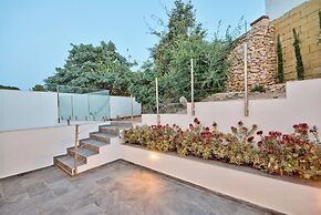 Extraordinary Villa With Private Pool & Steamsauna