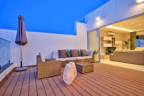 Extraordinary Villa With Private Pool & Steamsauna