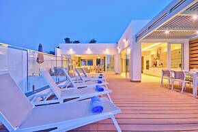 Extraordinary Villa With Private Pool & Steamsauna