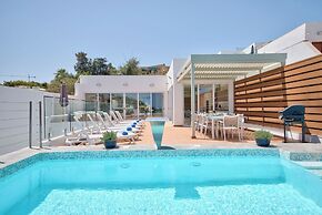Extraordinary Villa With Private Pool & Steamsauna