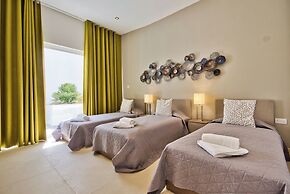 Extraordinary Villa With Private Pool & Steamsauna