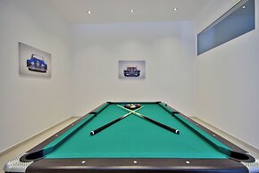 Extraordinary Villa With Private Pool & Steamsauna