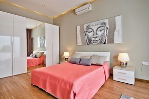 Extraordinary Villa With Private Pool & Steamsauna