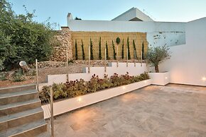 Extraordinary Villa With Private Pool & Steamsauna