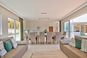 Extraordinary Villa With Private Pool & Steamsauna