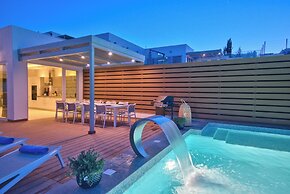 Extraordinary Villa With Private Pool & Steamsauna