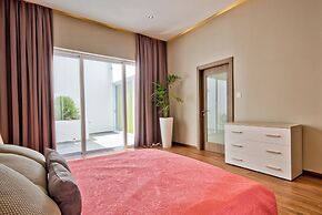 Extraordinary Villa With Private Pool & Steamsauna