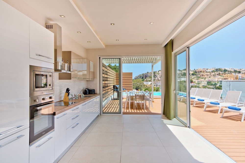 Extraordinary Villa With Private Pool & Steamsauna