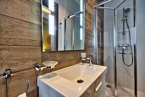 Luxurious Elegant Villa With Impressive Sauna&pool