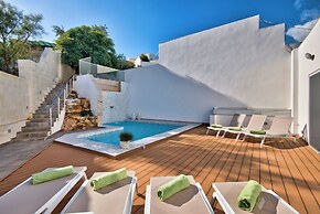 Luxurious Elegant Villa With Impressive Sauna&pool