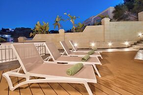 Luxurious Elegant Villa With Impressive Sauna&pool