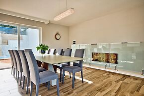Luxurious Elegant Villa With Impressive Sauna&pool