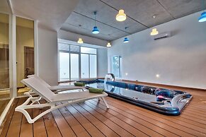 Luxurious Elegant Villa With Impressive Sauna&pool