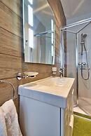 Luxurious Elegant Villa With Impressive Sauna&pool