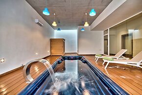 Luxurious Elegant Villa With Impressive Sauna&pool