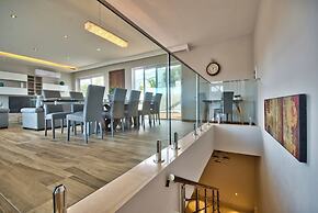 Luxurious Elegant Villa With Impressive Sauna&pool