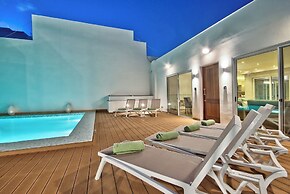 Luxurious Elegant Villa With Impressive Sauna&pool